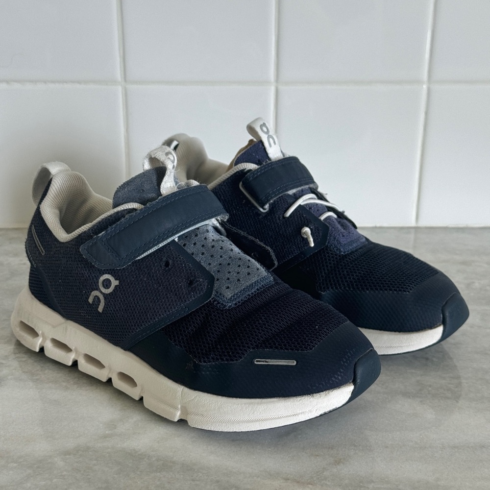 On Kids Cloud Play Sneakers
